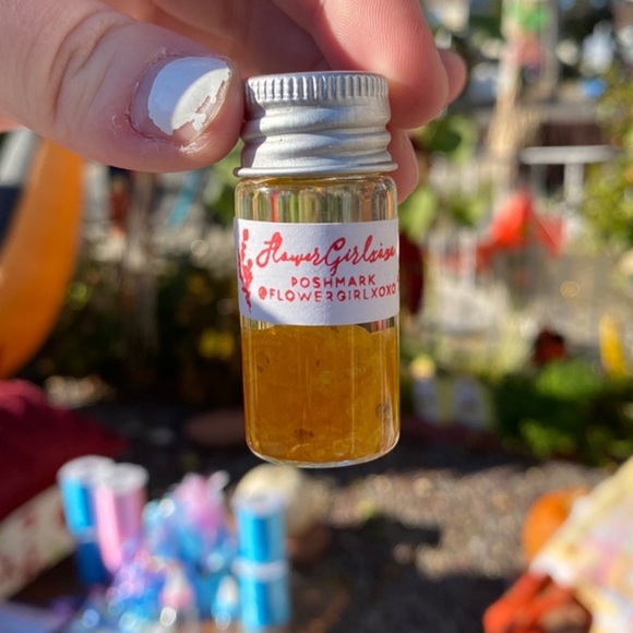 Essential Oil - Lemon Scent - Picture 3 of 3